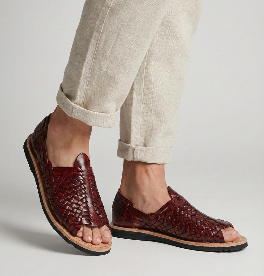 Men's Mexican huarache in a very durable dark wine color. 100% leather