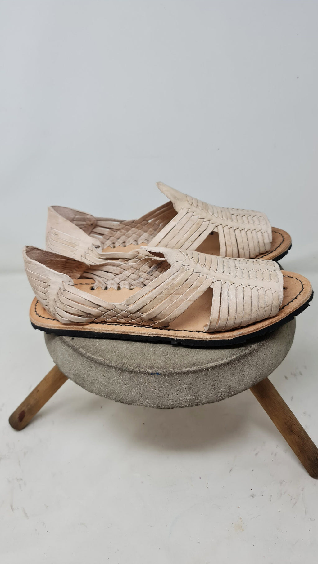 Men's huarache sandal. Leather sandal for men