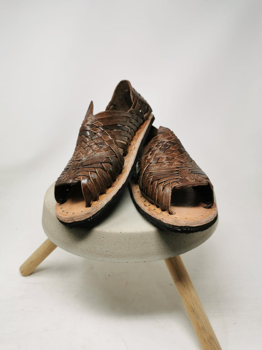 Mens Huaraches sandals mexican. 100% leather, vintage. Handmade. huarache artesanal pachuco. hecho a mano