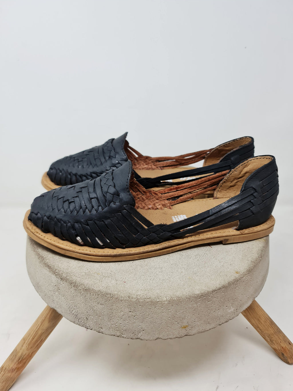 Women's black Mexican huarache sandals