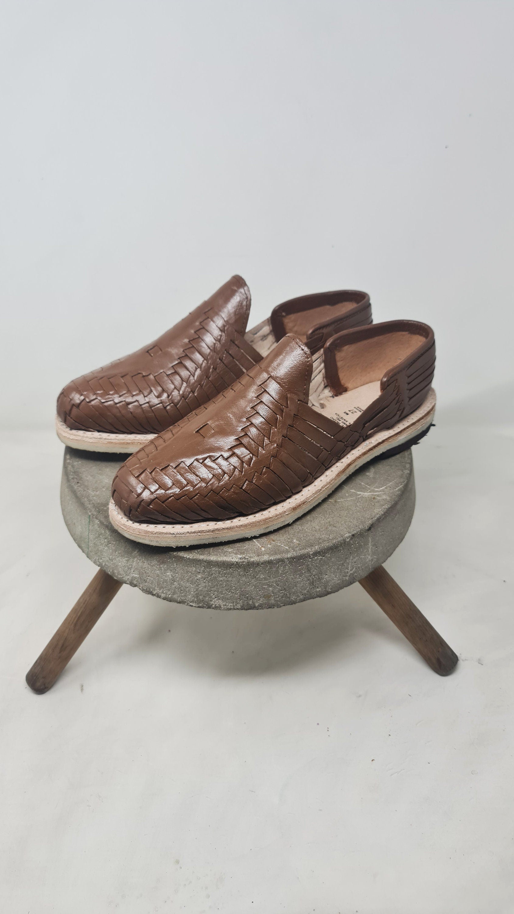 Men's Mexican Huaraches, "Luggage Brown" Leather, Rubber Sole, Closed Toe Style - Handmade and Authentic