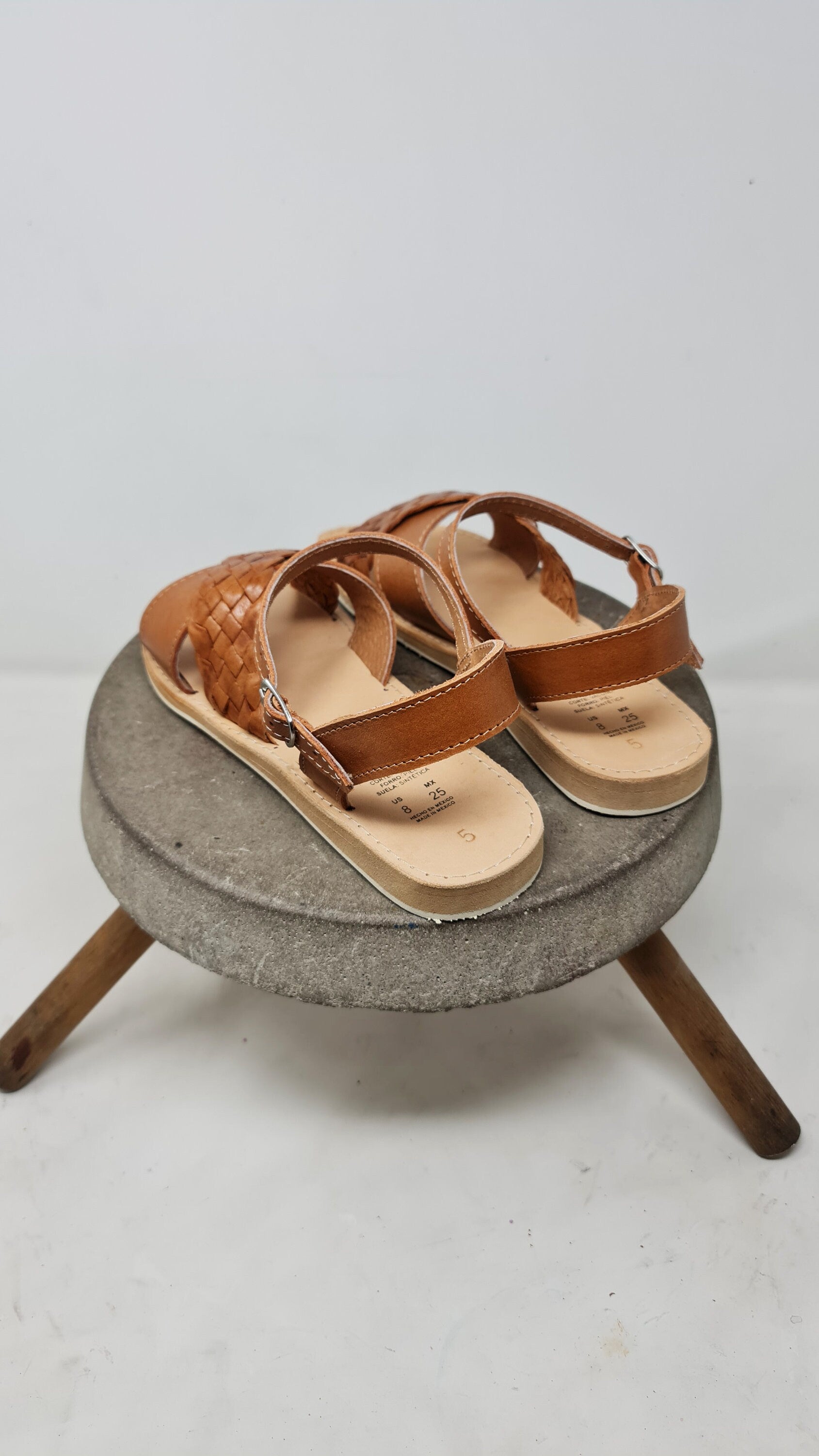 Women's leather huaraches, handmade Mexican sandals for women