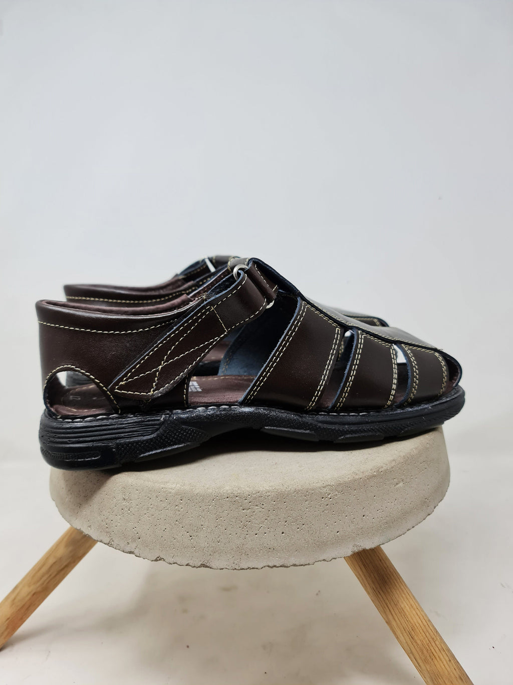 Men's leather sandals. Mexican huaraches for men, closed-toe sandals