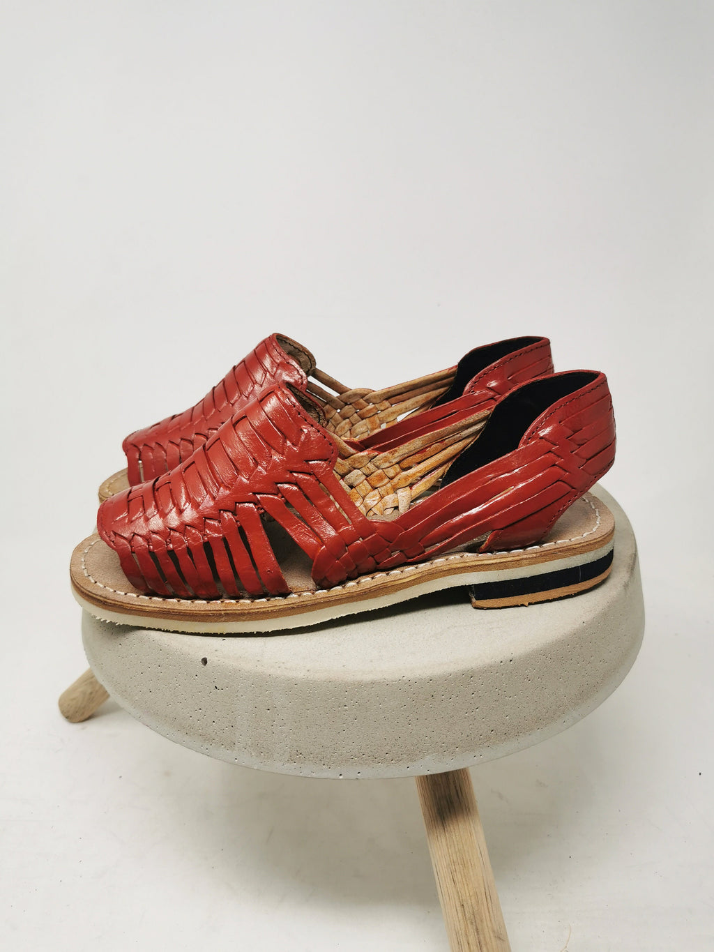 Huaraches para mujer en color rojo con punta abierta - Confort y estilo en tus pies