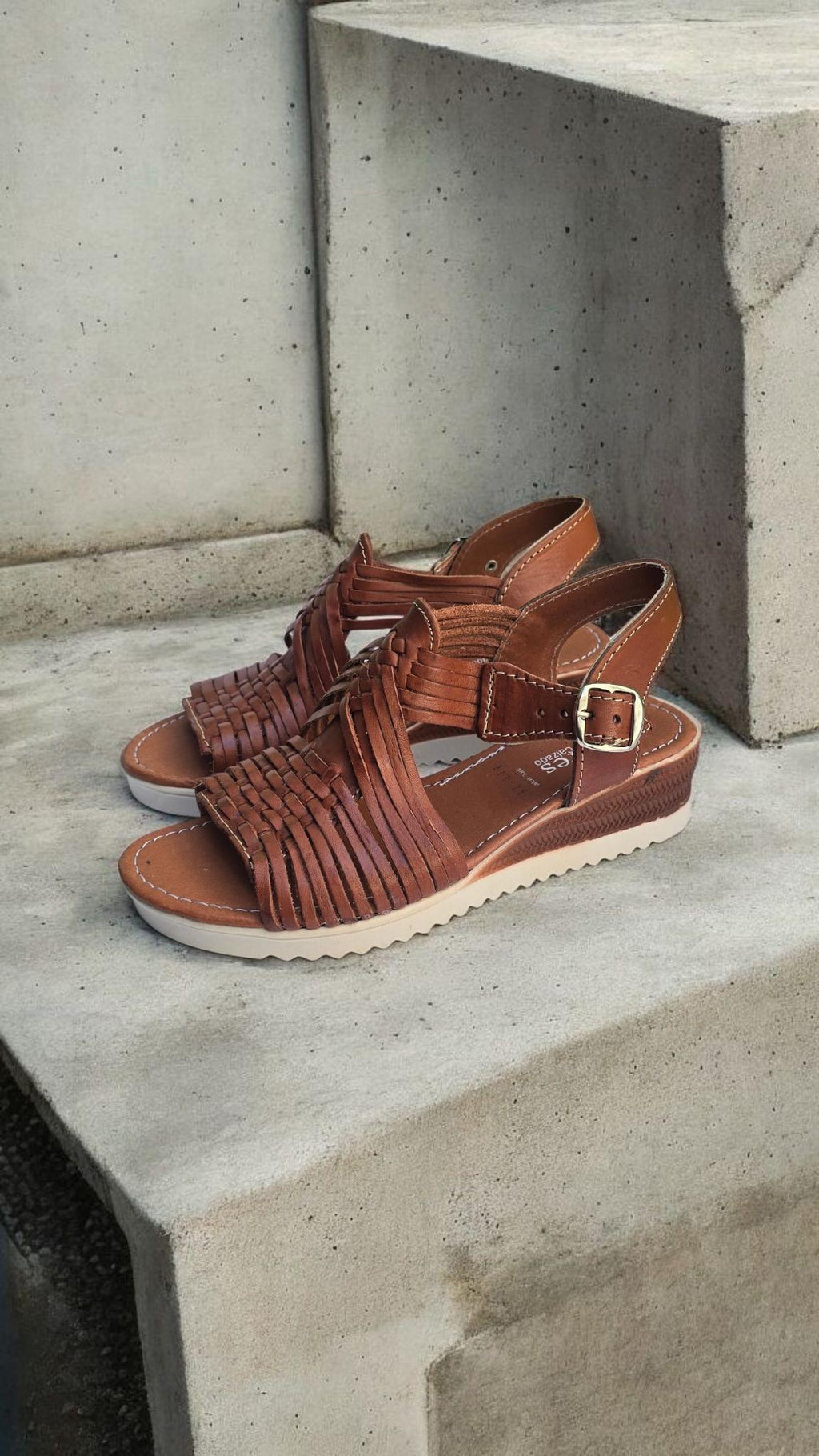 Women's handmade huaraches with lightweight platform - genuine leather, daily comfort