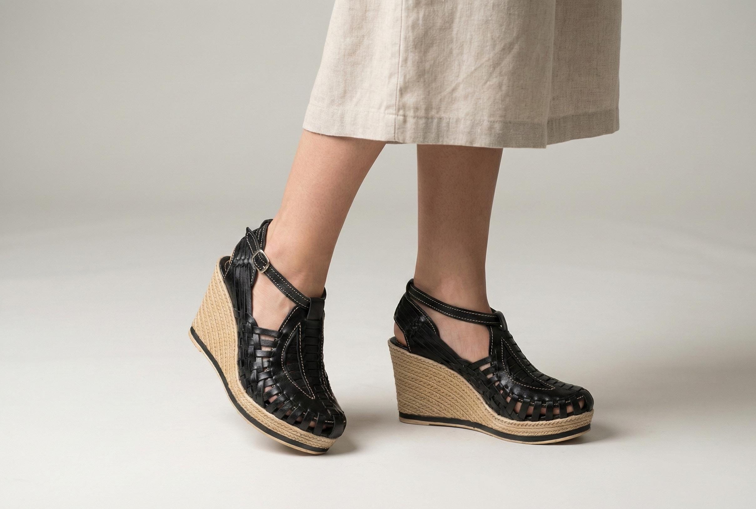 Women's closed-toe wedge huaraches with a high platform, a comfortable, breathable everyday sandal