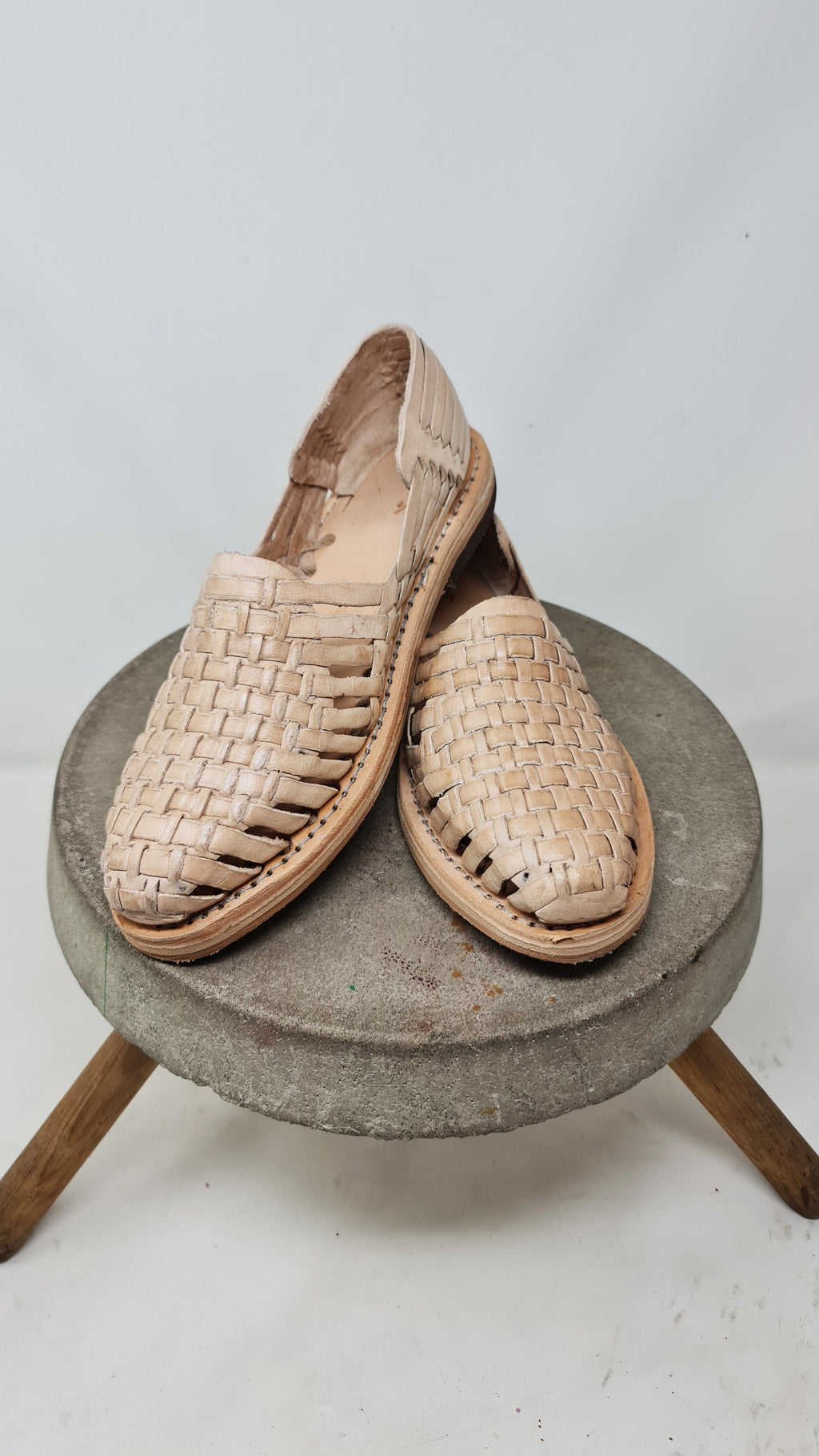 Mexican natural-colored huaraches for women, fresh handmade shoes