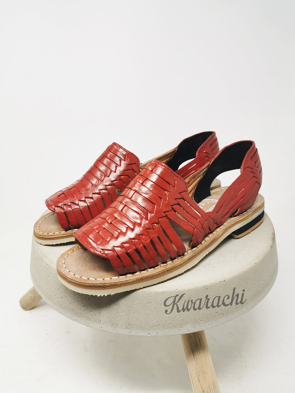 Huaraches para mujer en color rojo con punta abierta - Confort y estilo en tus pies