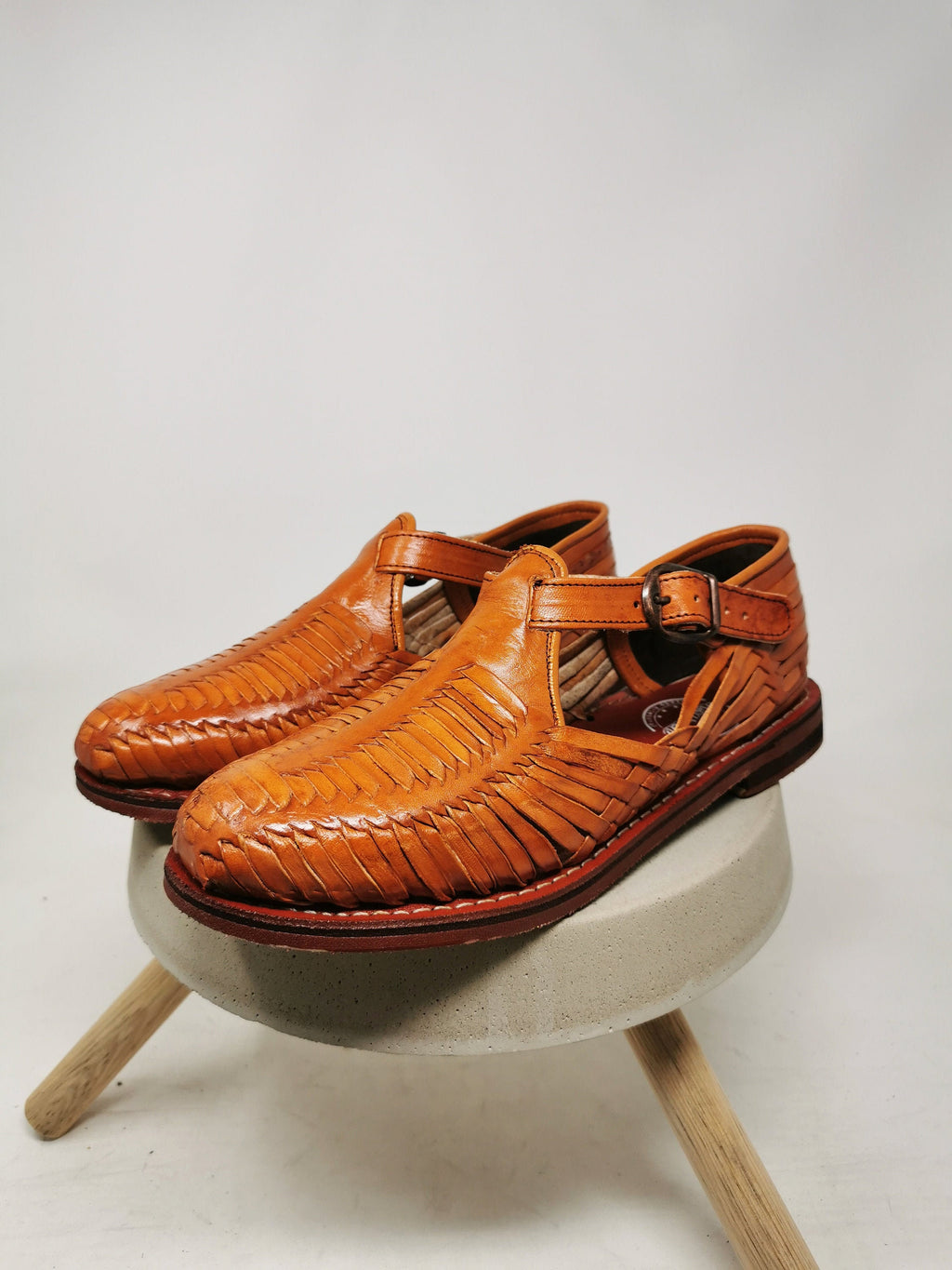 Men's huaraches with strap, Closed toe sandals. Made in Mexico, size 7 US - 14 US