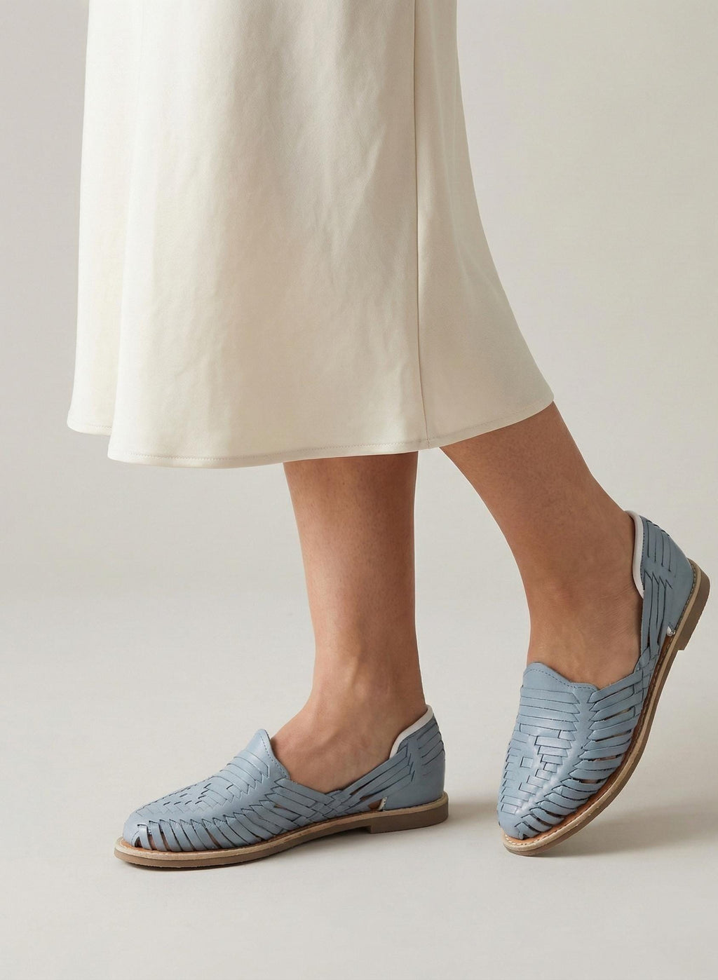 Exclusive Mexican Huaraches for Women in Light Grey, Closed Toe - Authentic, Fresh and Comfortable - Shipped Directly from Mexico