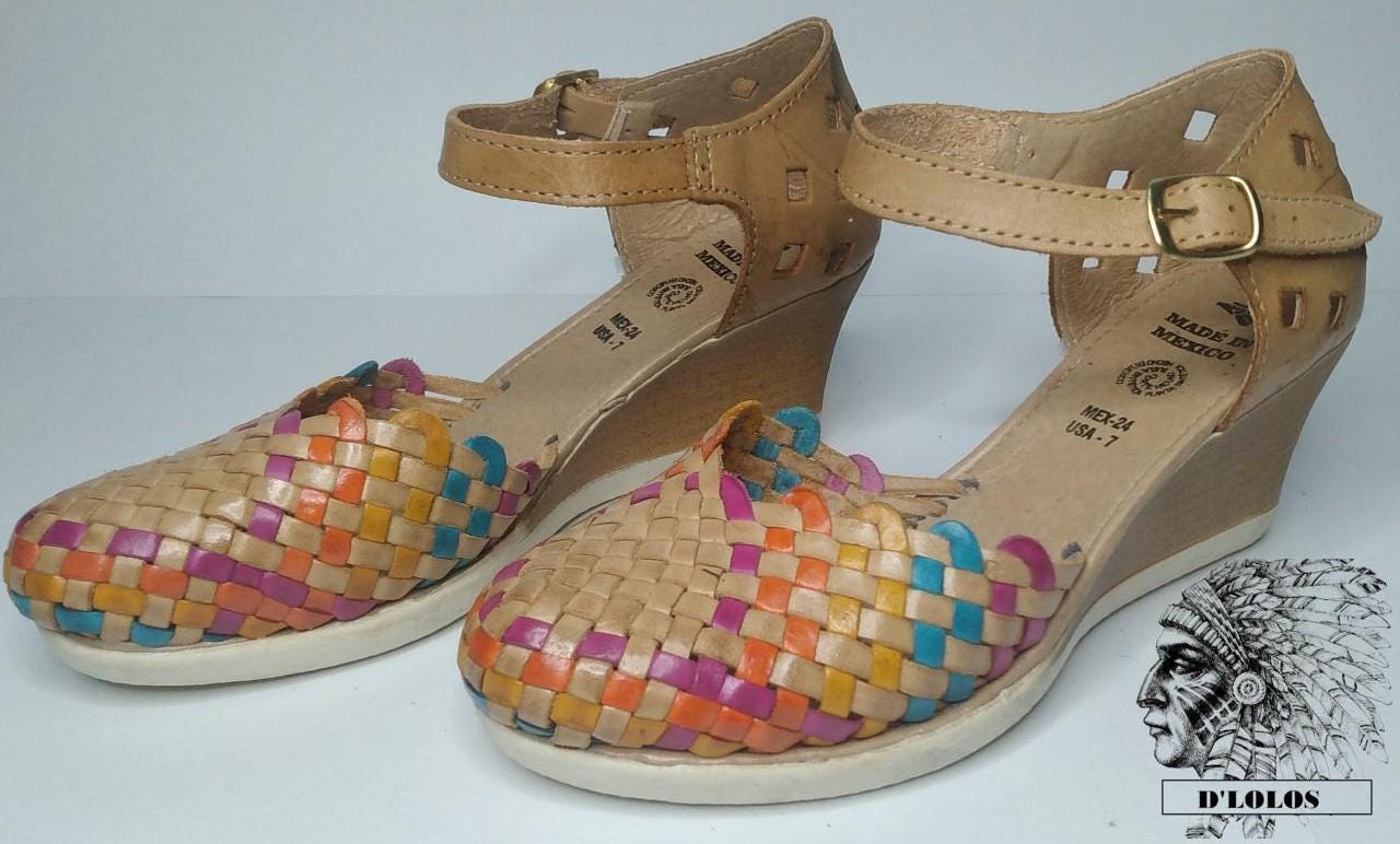 Women's Mexican huaraches with comfortable platform, closed toe, adjustable strap, colorful details, handmade in Mexico