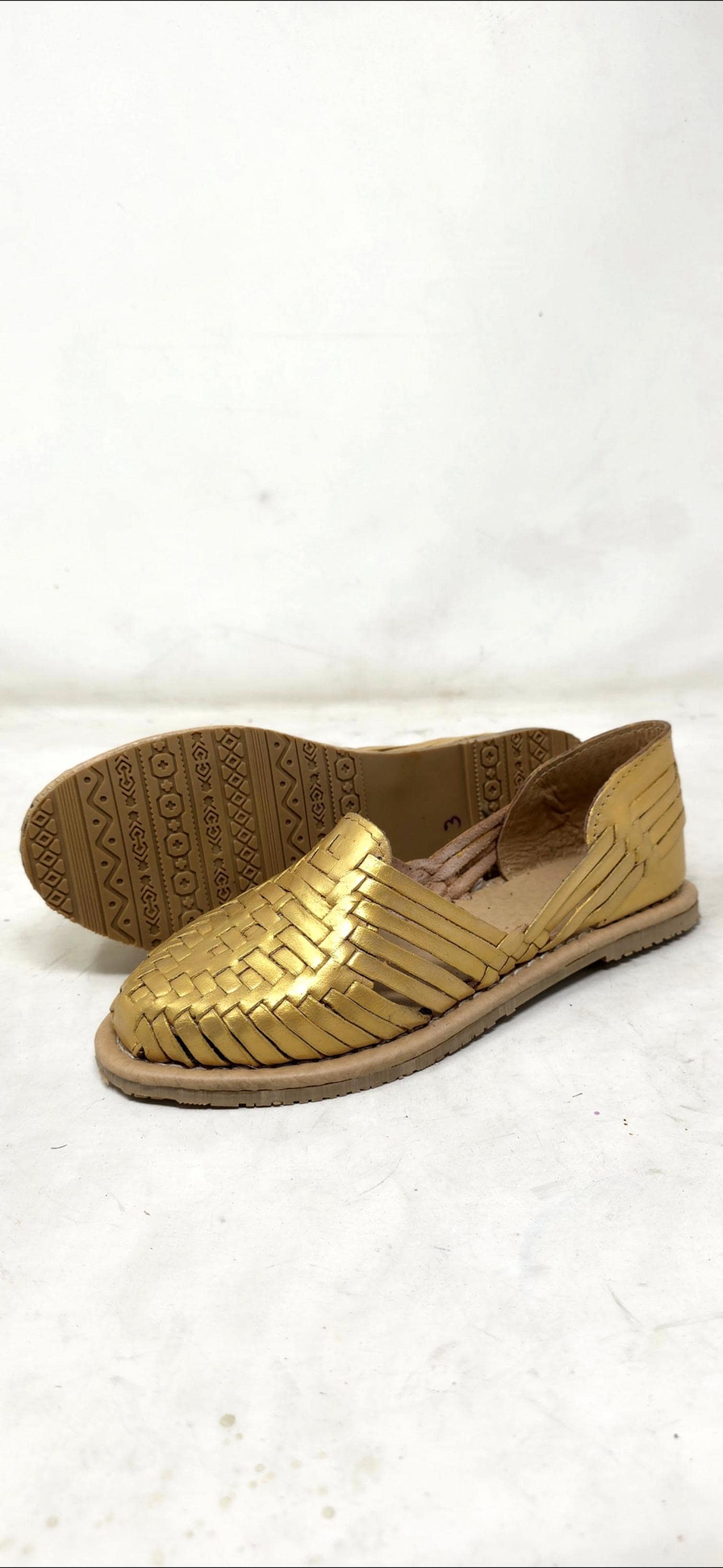 Women's Closed-Toe Metallic Huaraches | Comfortable and Colorful Artisan Footwear