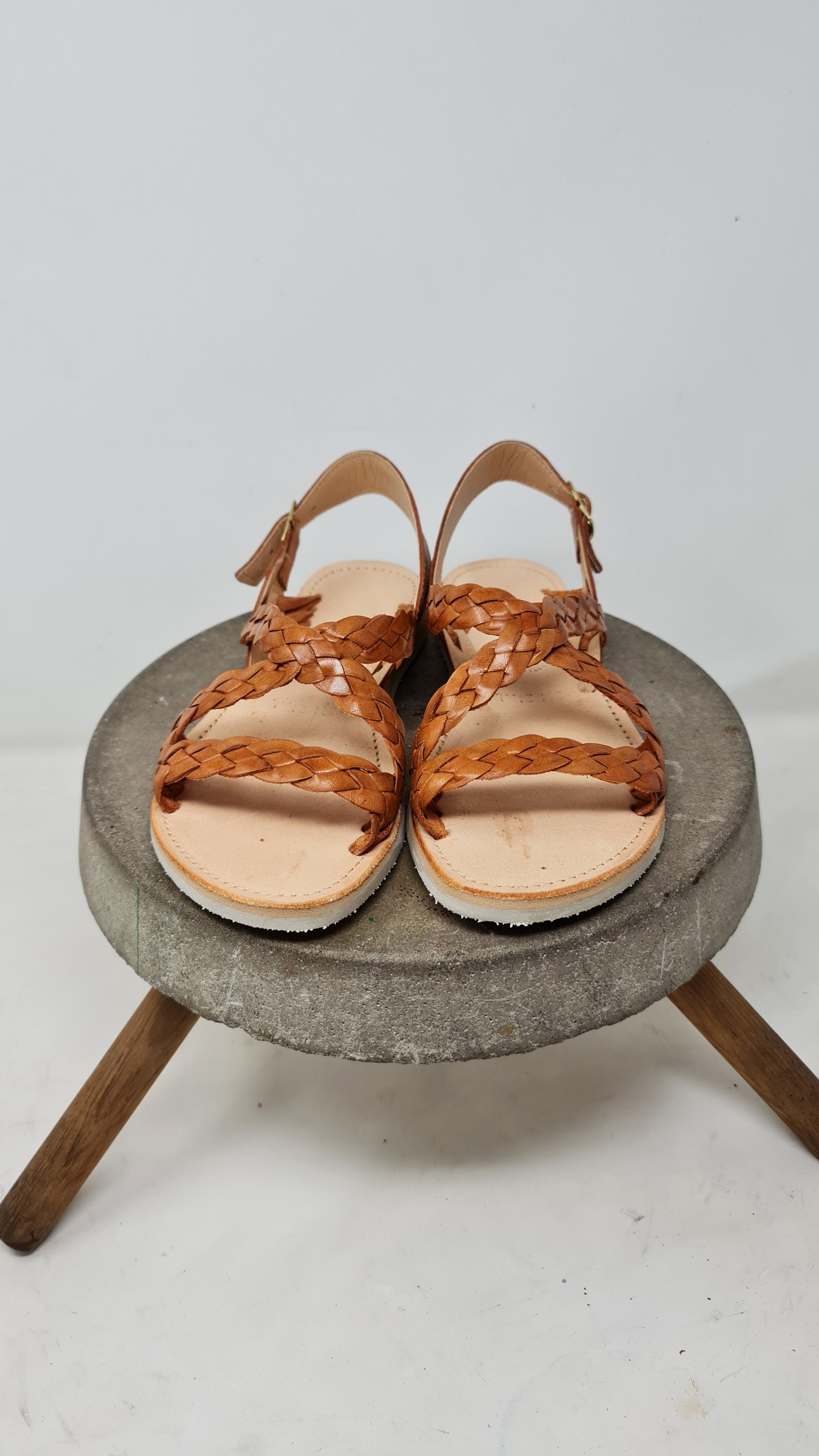 Women's leather huaraches, cool and comfortable handmade sandals