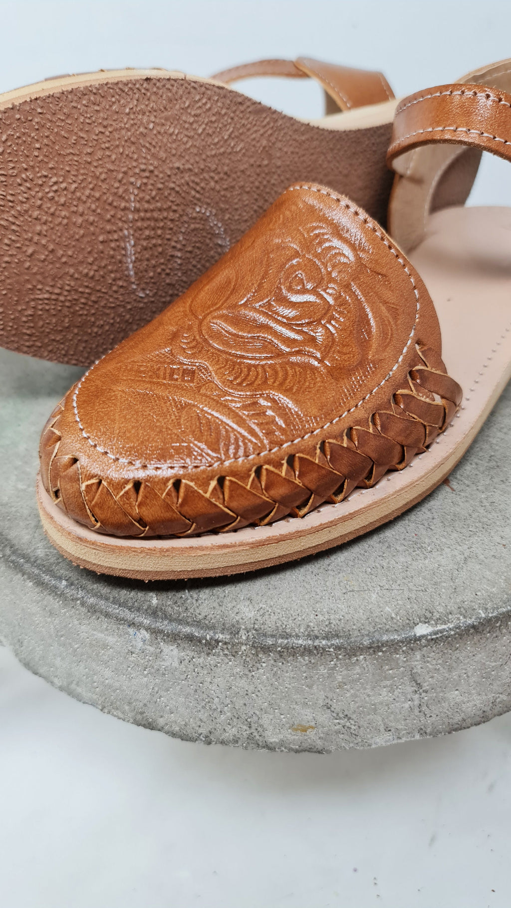 Engraved huaraches for women, huarache sandal for women