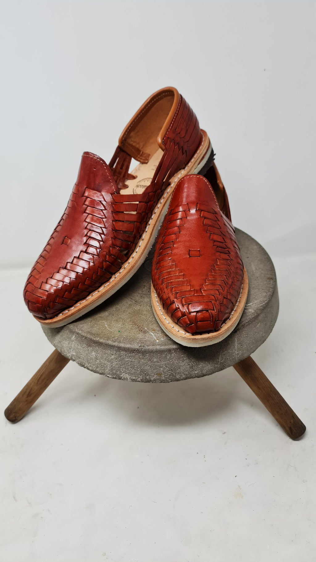 Huaraches Mexicanos Cerrados para Hombre en Marrón - Calzado Artesanal