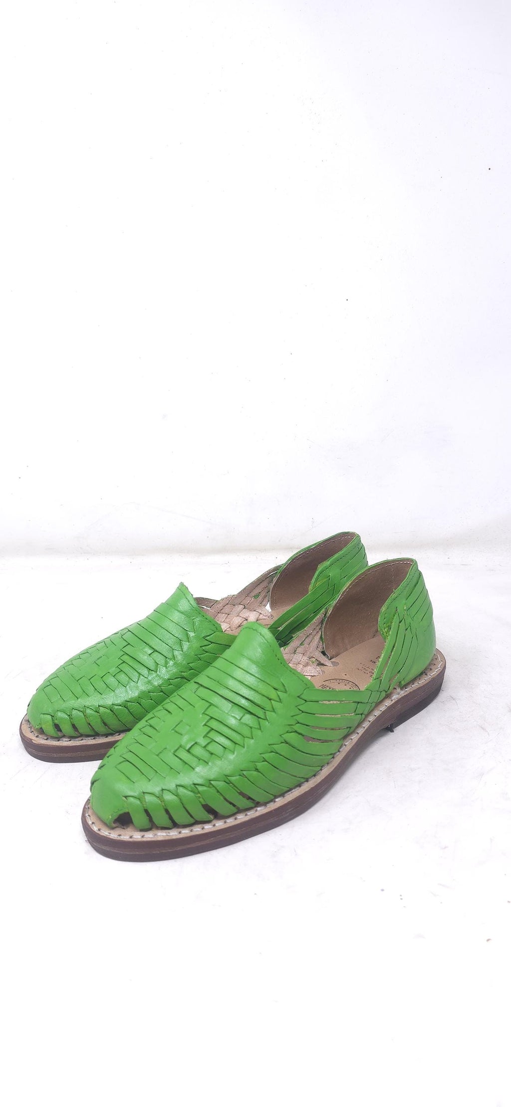 Women's closed-toe huaraches in green, genuine woven leather, rawhide sole, handmade in Mexico