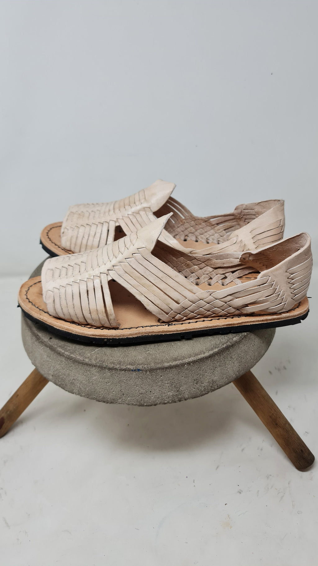 Men's huarache sandal. Leather sandal for men