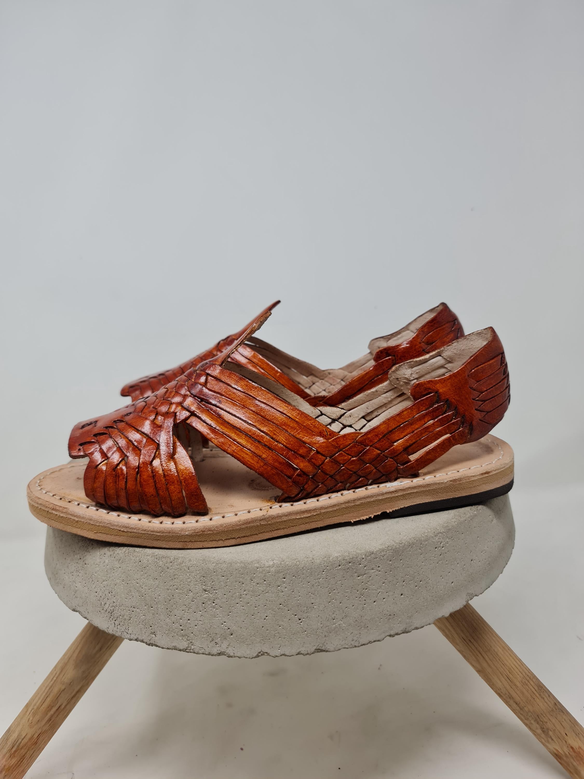 Women's tobacco leather open toe pachuco huaraches | handmade Mexican sandals made in Mexico