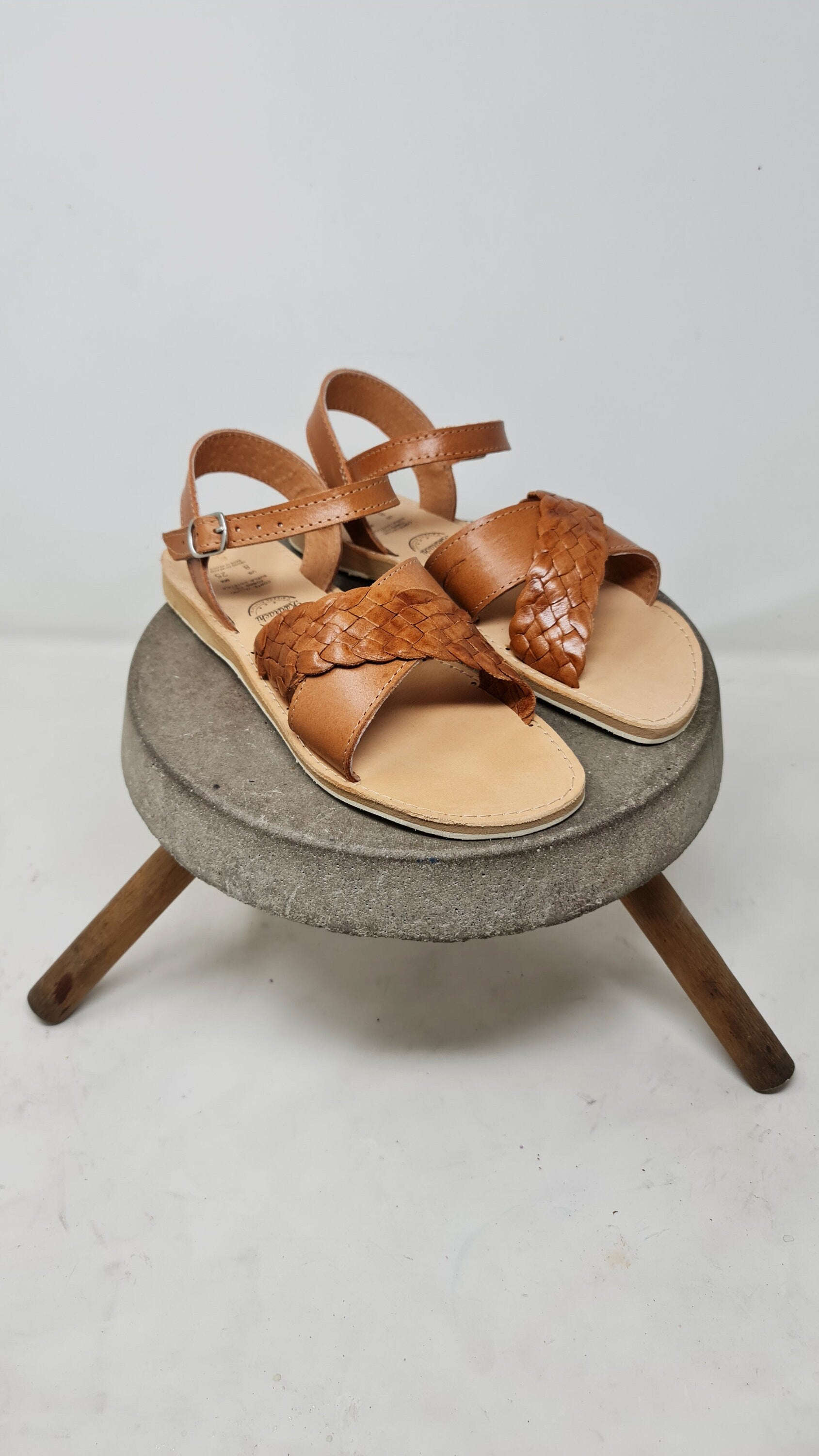 Women's leather huaraches, handmade Mexican sandals for women