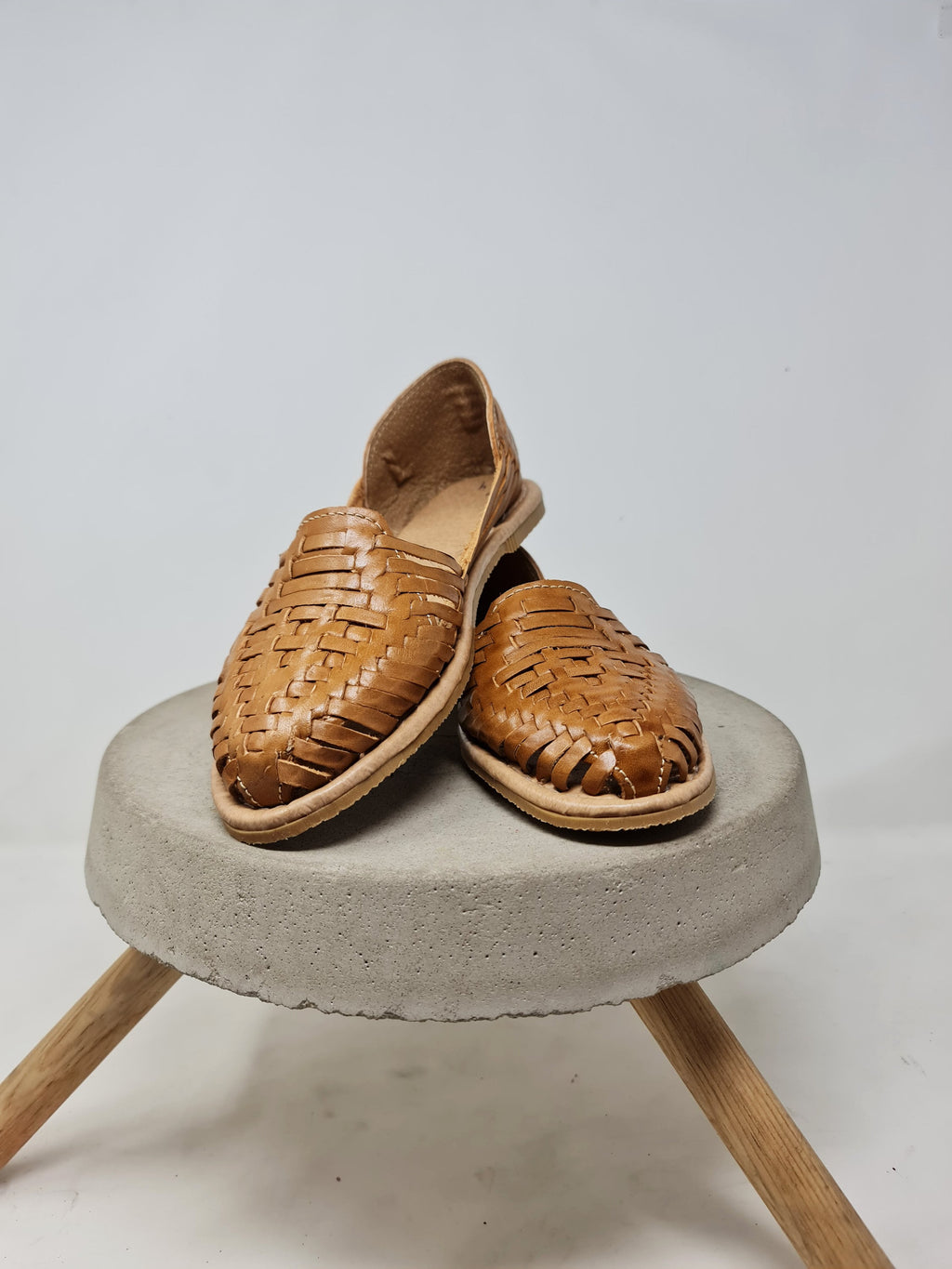 Women's Mexican sandals, handmade brown huaraches from Mexico