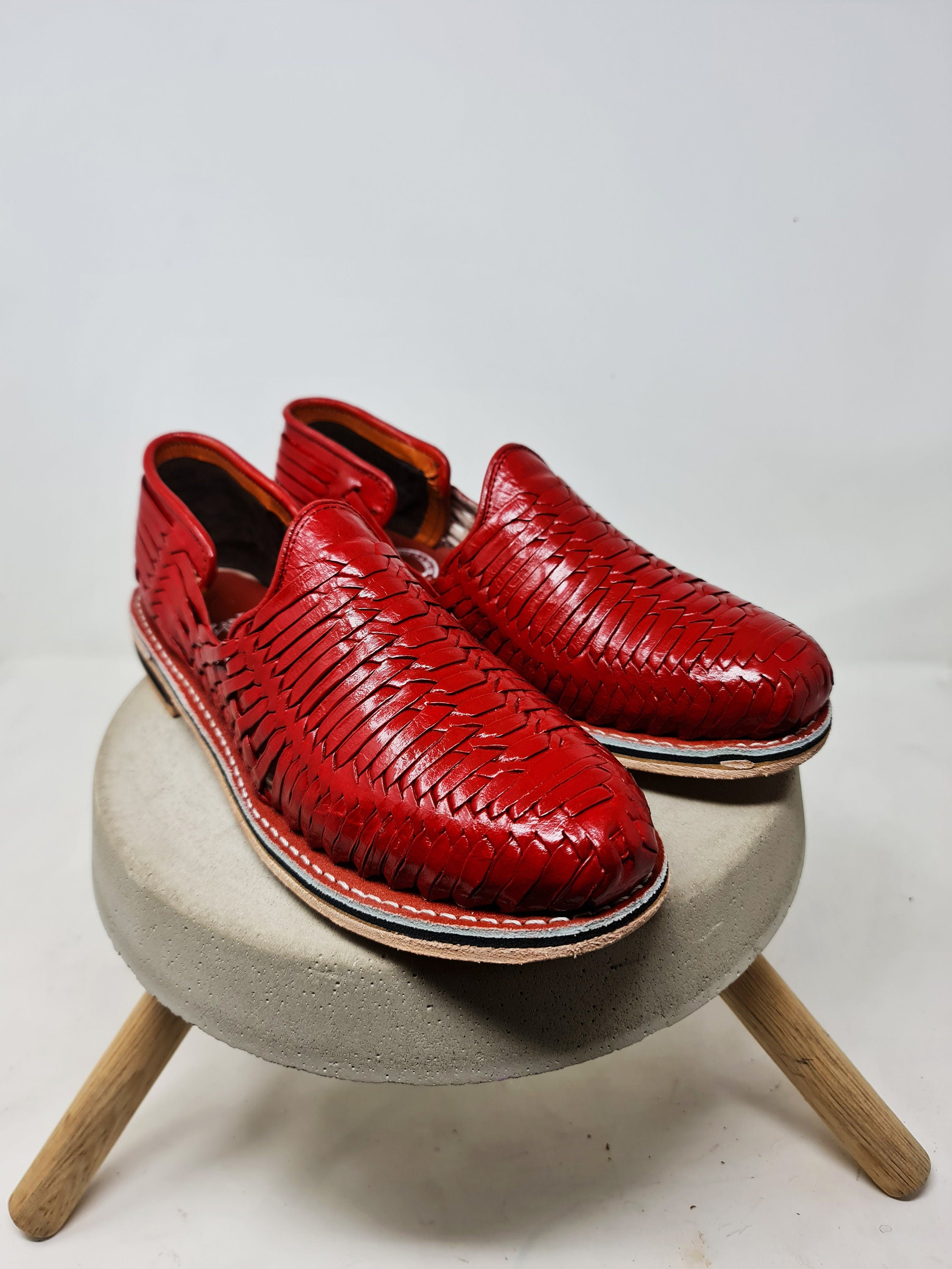 Men's red huaraches with leather sole - Shipping from Mexico