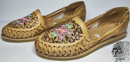 Embroidered huaraches for women, closed toe, genuine leather with flowers, white/honey/brown, handmade in Mexico