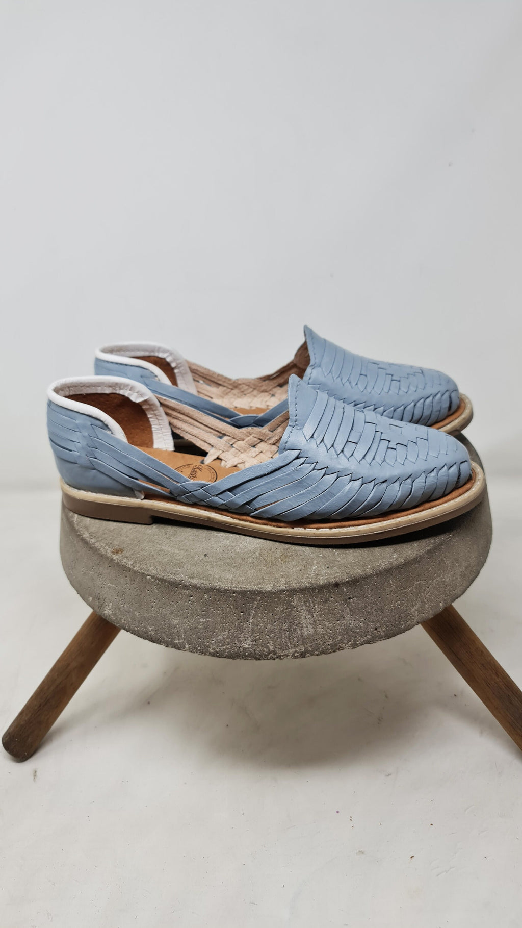 Exclusive Mexican Huaraches for Women in Light Grey, Closed Toe - Authentic, Fresh and Comfortable - Shipped Directly from Mexico