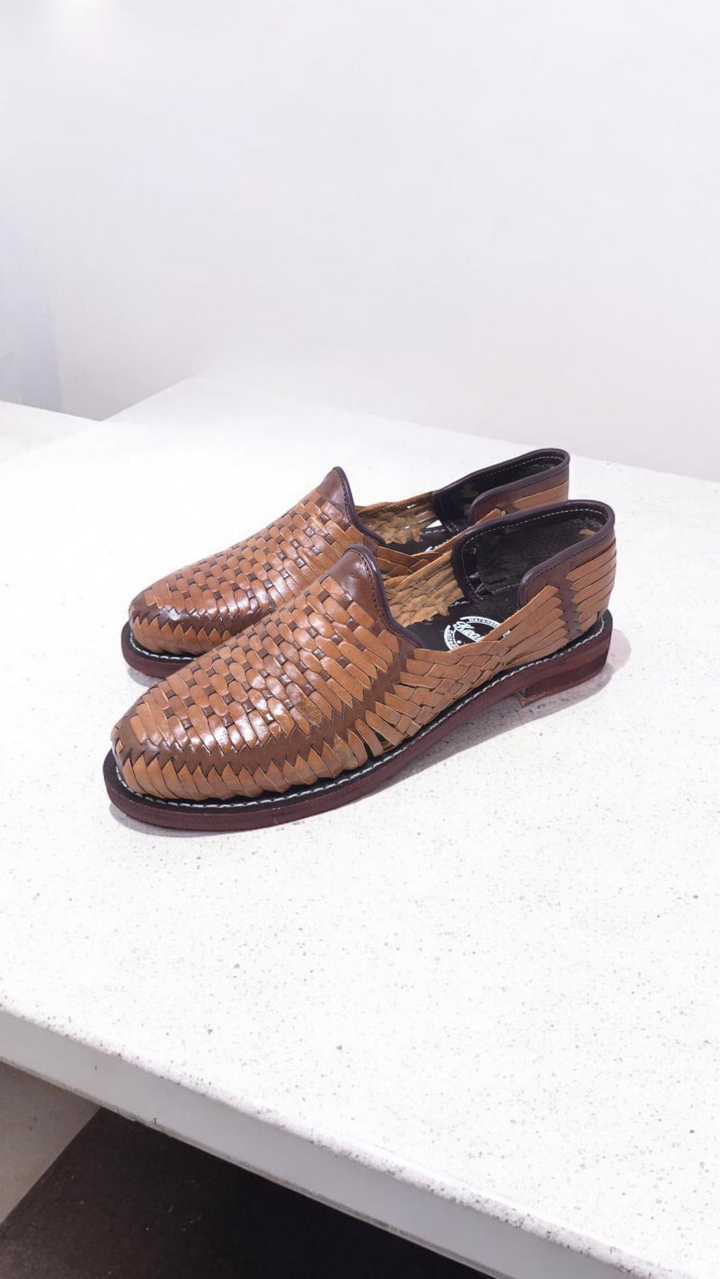 Huaraches cerrados para hombre – cuero, suela de goma