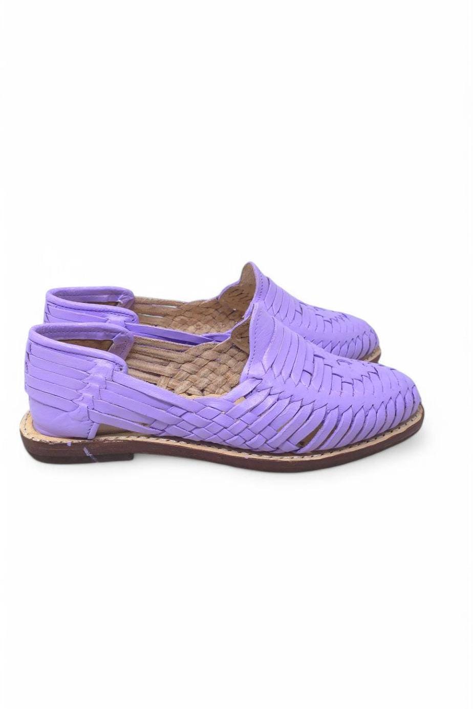 Mexican huaraches for women in lilac – Handcrafted, comfortable, and with authentic leather sole