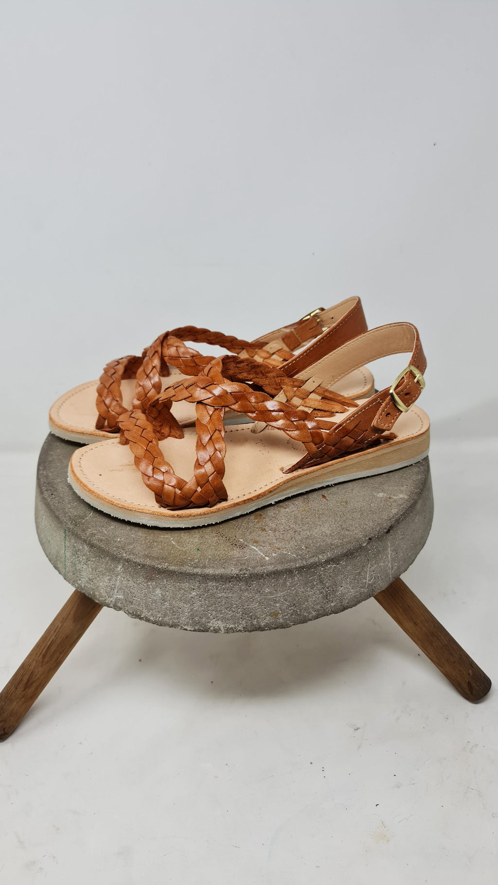 Women's leather huaraches, cool and comfortable handmade sandals