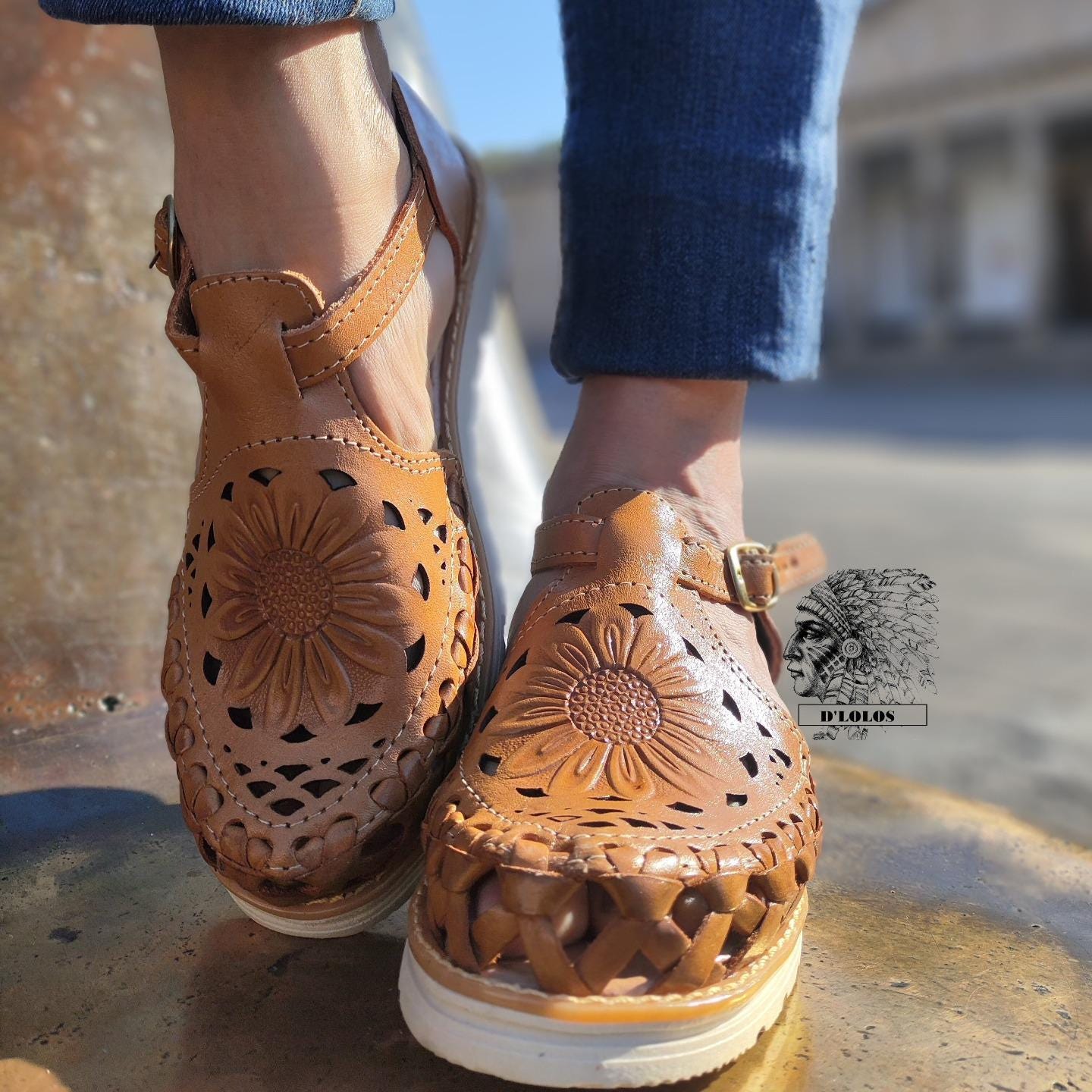 Mexican leather huaraches for women – Floral engraving, tan, high sole, closed toe with strap