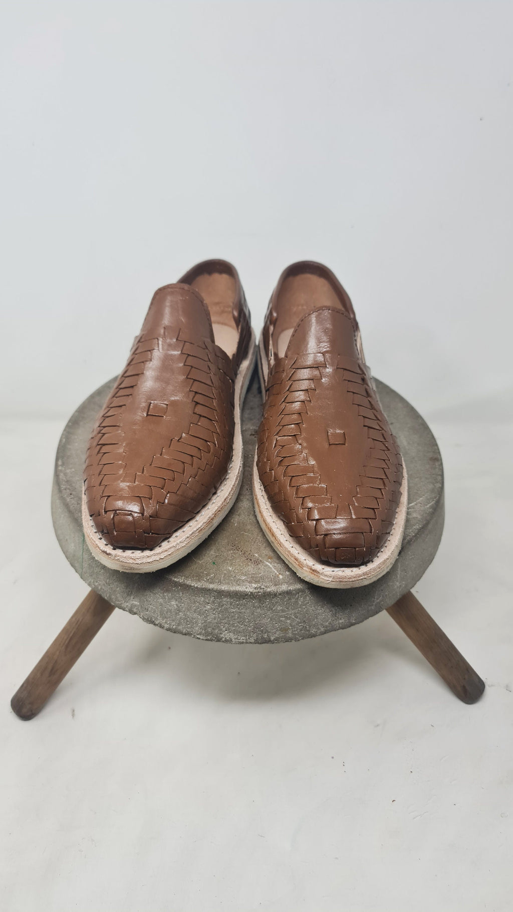 Men's Mexican Huaraches, "Luggage Brown" Leather, Rubber Sole, Closed Toe Style - Handmade and Authentic