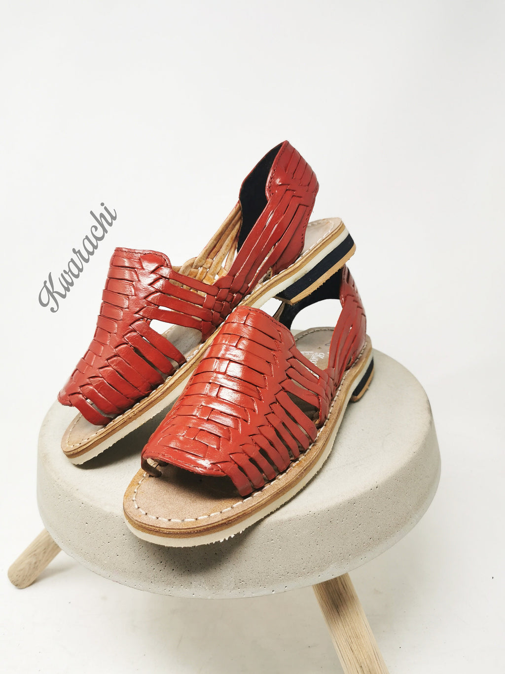 Huaraches para mujer en color rojo con punta abierta - Confort y estilo en tus pies