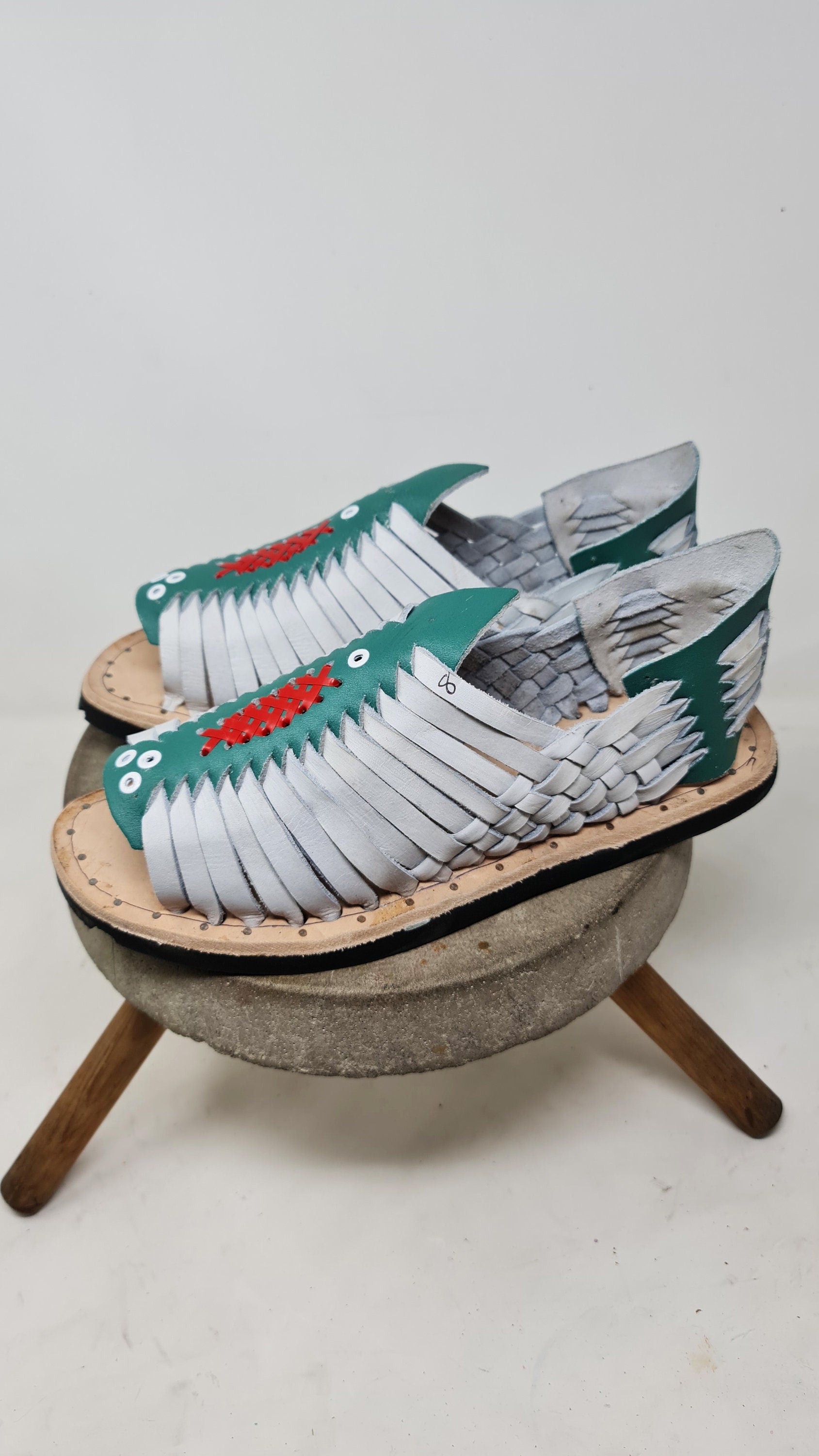Men's white strap huaraches. Mexican sandals with tire sole