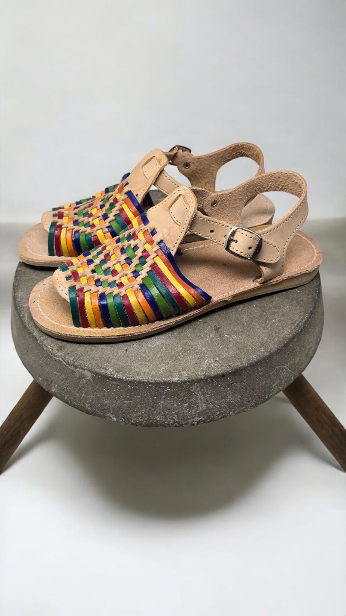 Huaraches Artesanales para Mujer - Sandalias Mexicanas en Color Miel o Multicolor