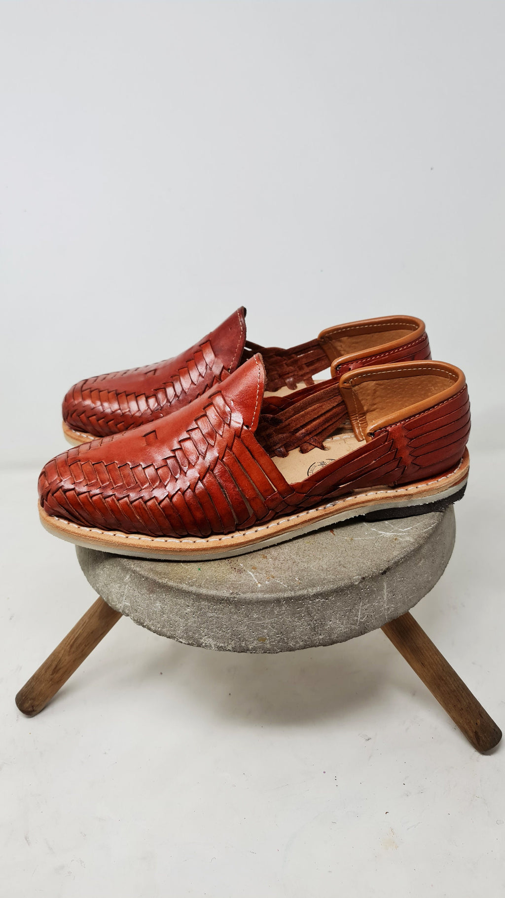 Huaraches Mexicanos Cerrados para Hombre en Marrón - Calzado Artesanal