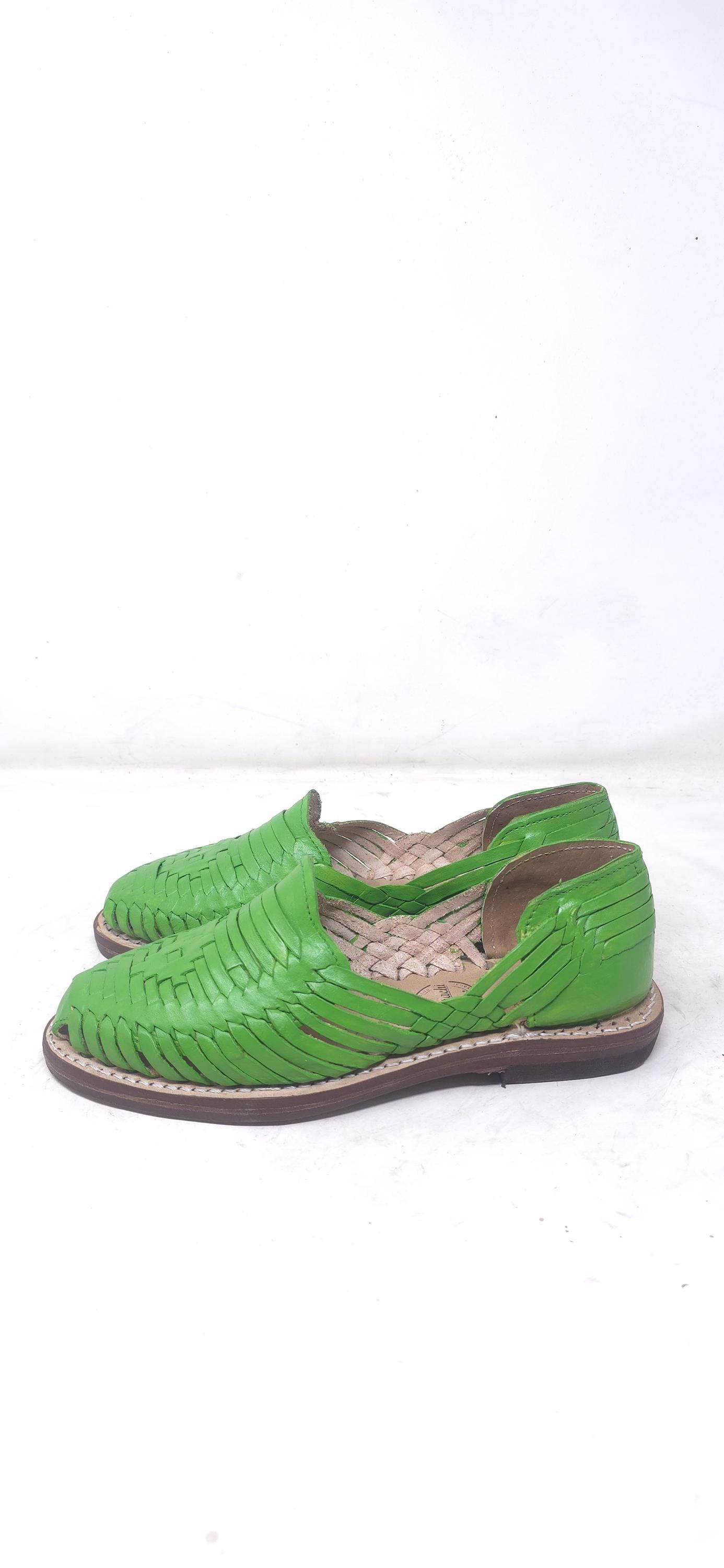 Women's closed-toe huaraches in green, genuine woven leather, rawhide sole, handmade in Mexico