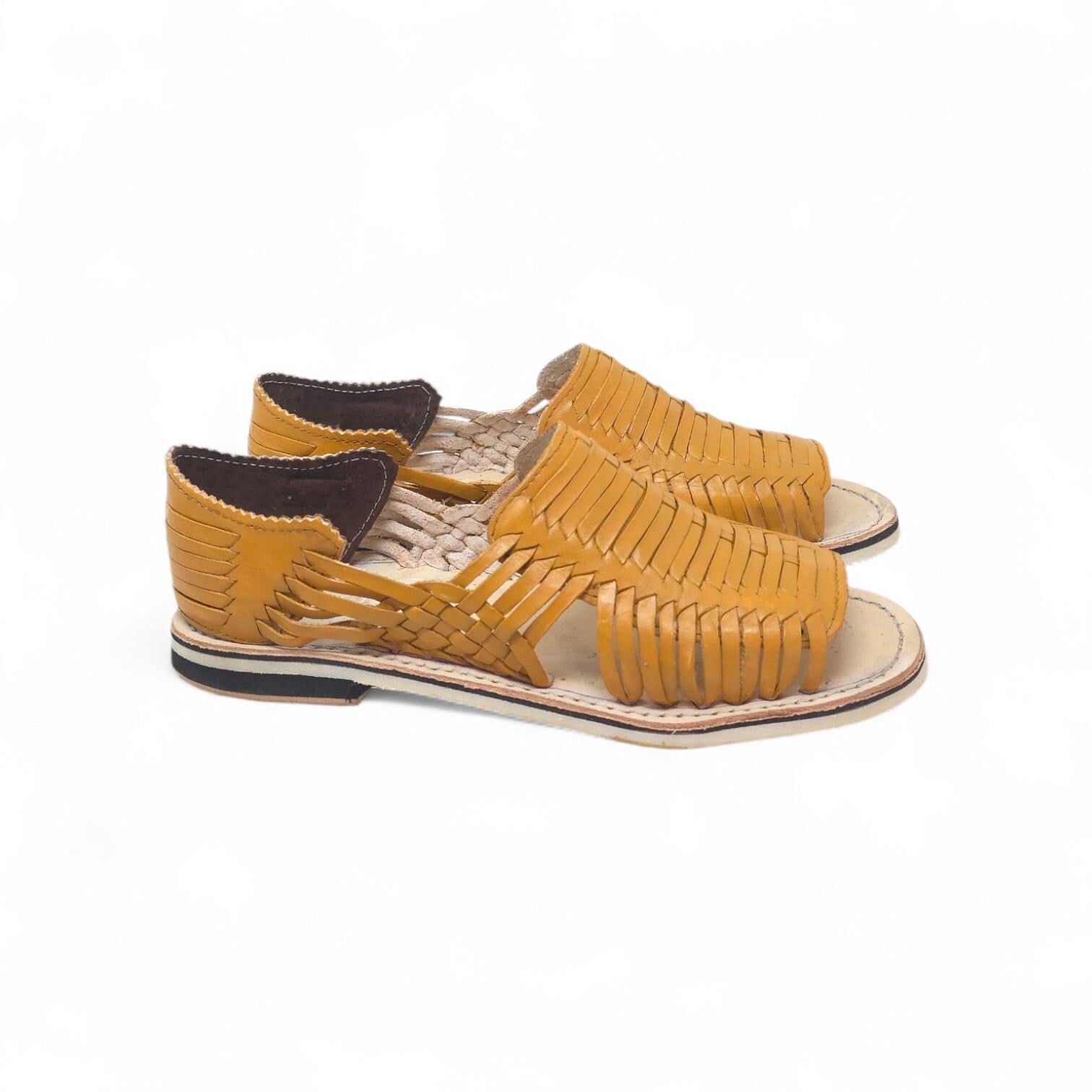 Men's Mexican open-toe mustard huaraches in genuine leather with a thin crepe sole, made in Mexico
