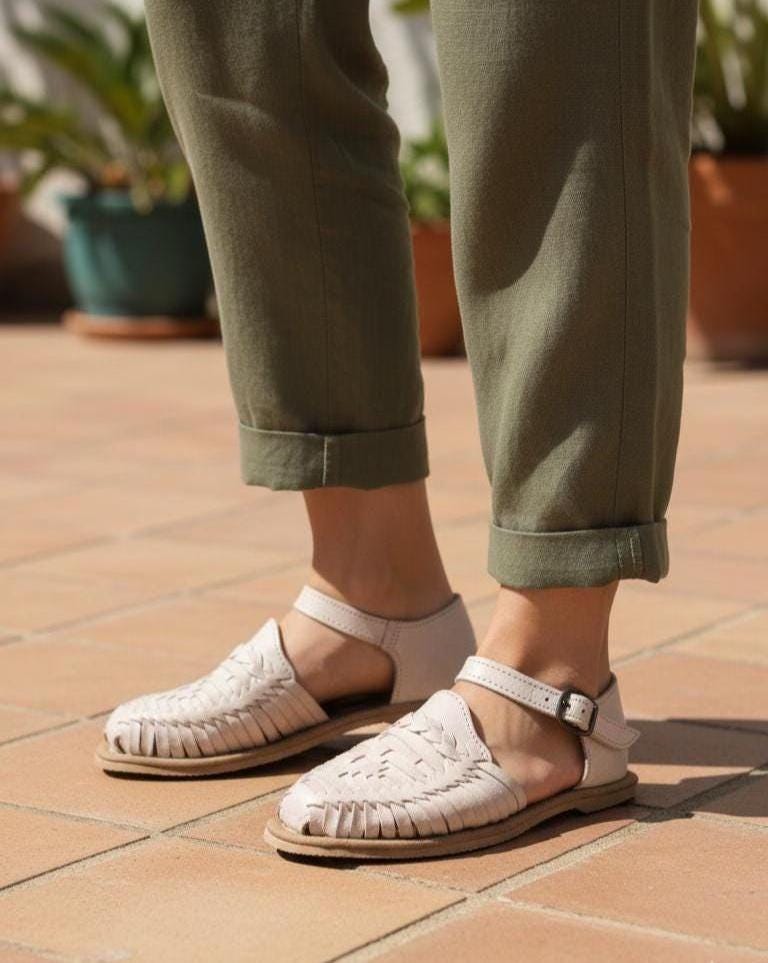 Women's closed-toe huaraches, handmade shoes made in Mexico