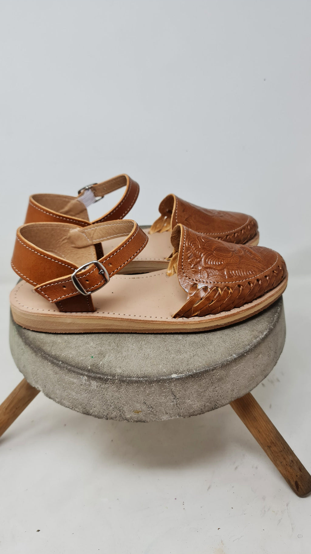 Engraved huaraches for women, huarache sandal for women