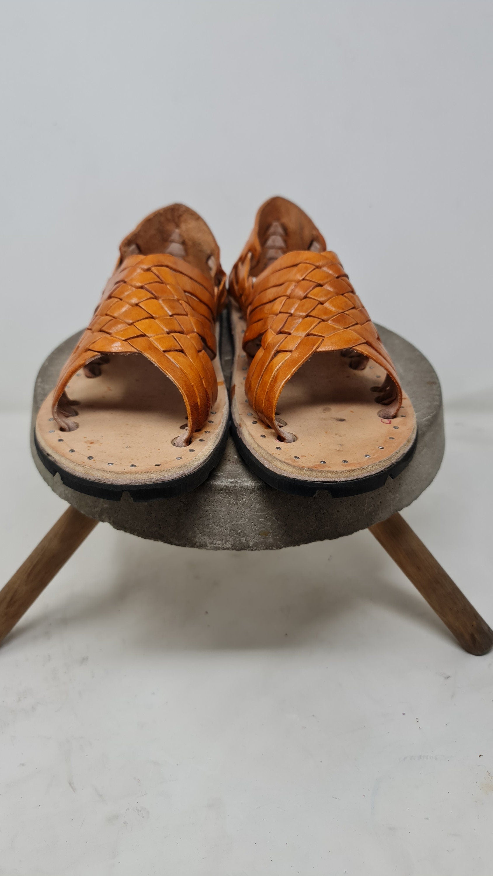 Mens Huaraches sandals mexican. 100% leather, vintage. Handmade. huarache artesanal playero. hecho a mano