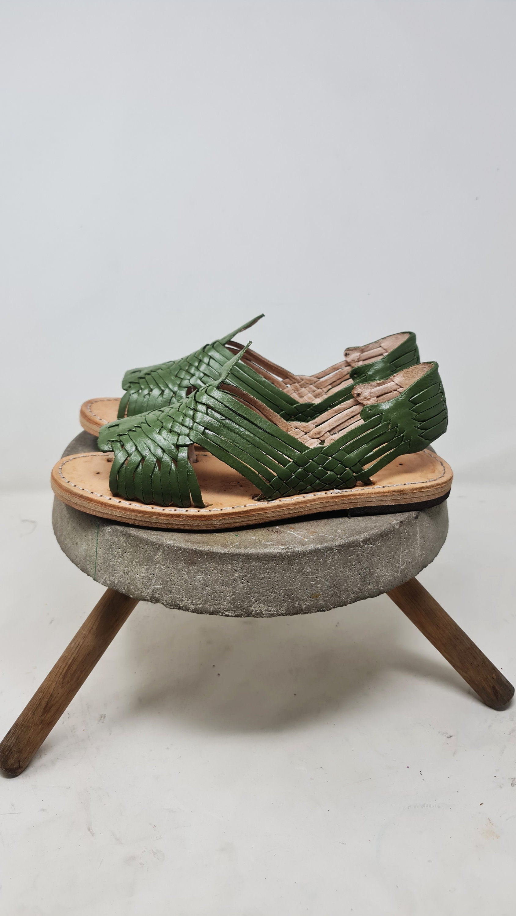 Women's Mexican Huaraches Pachuco Style in Avocado Color | Handmade