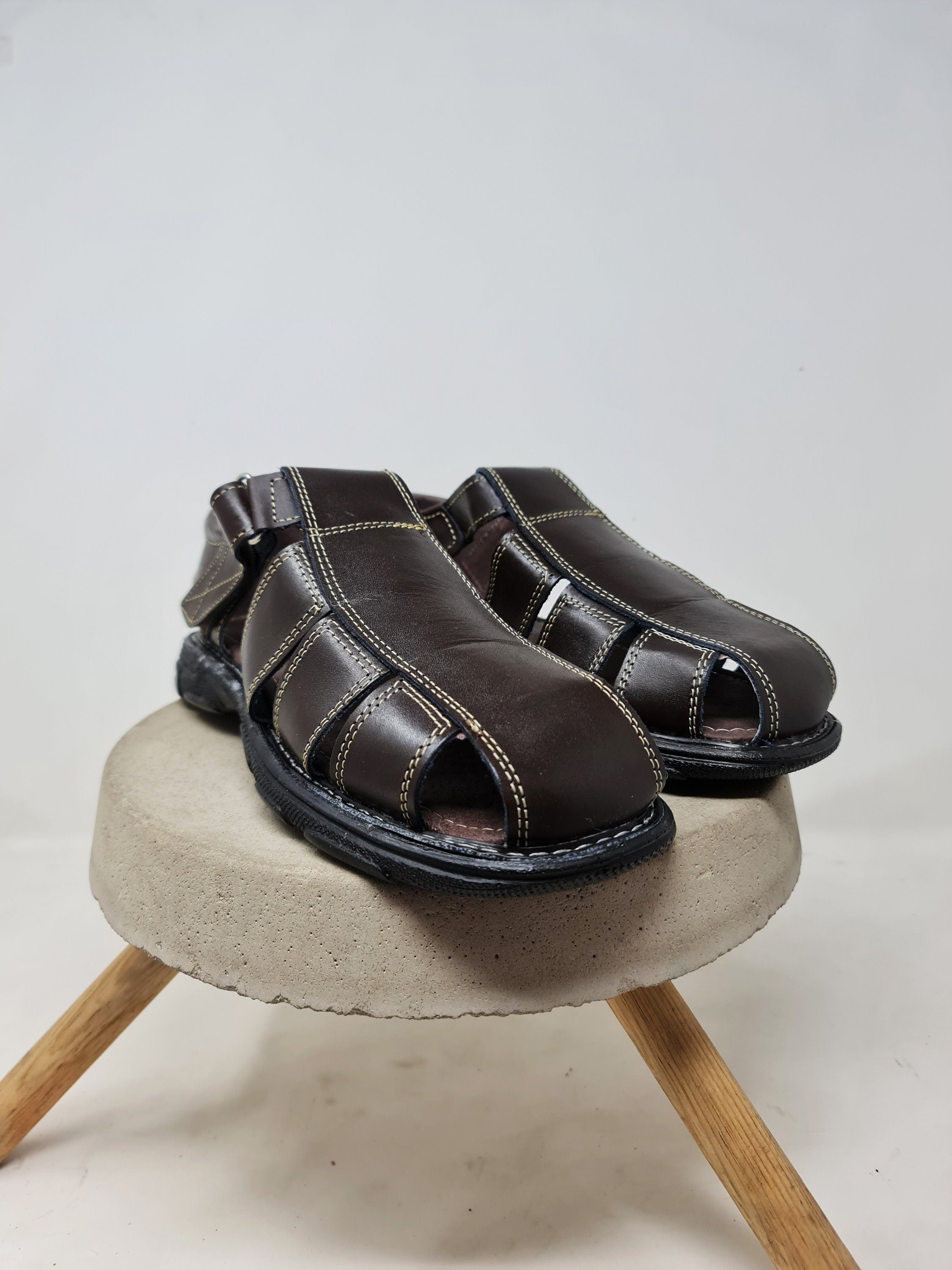 Men's leather sandals. Mexican huaraches for men, closed-toe sandals
