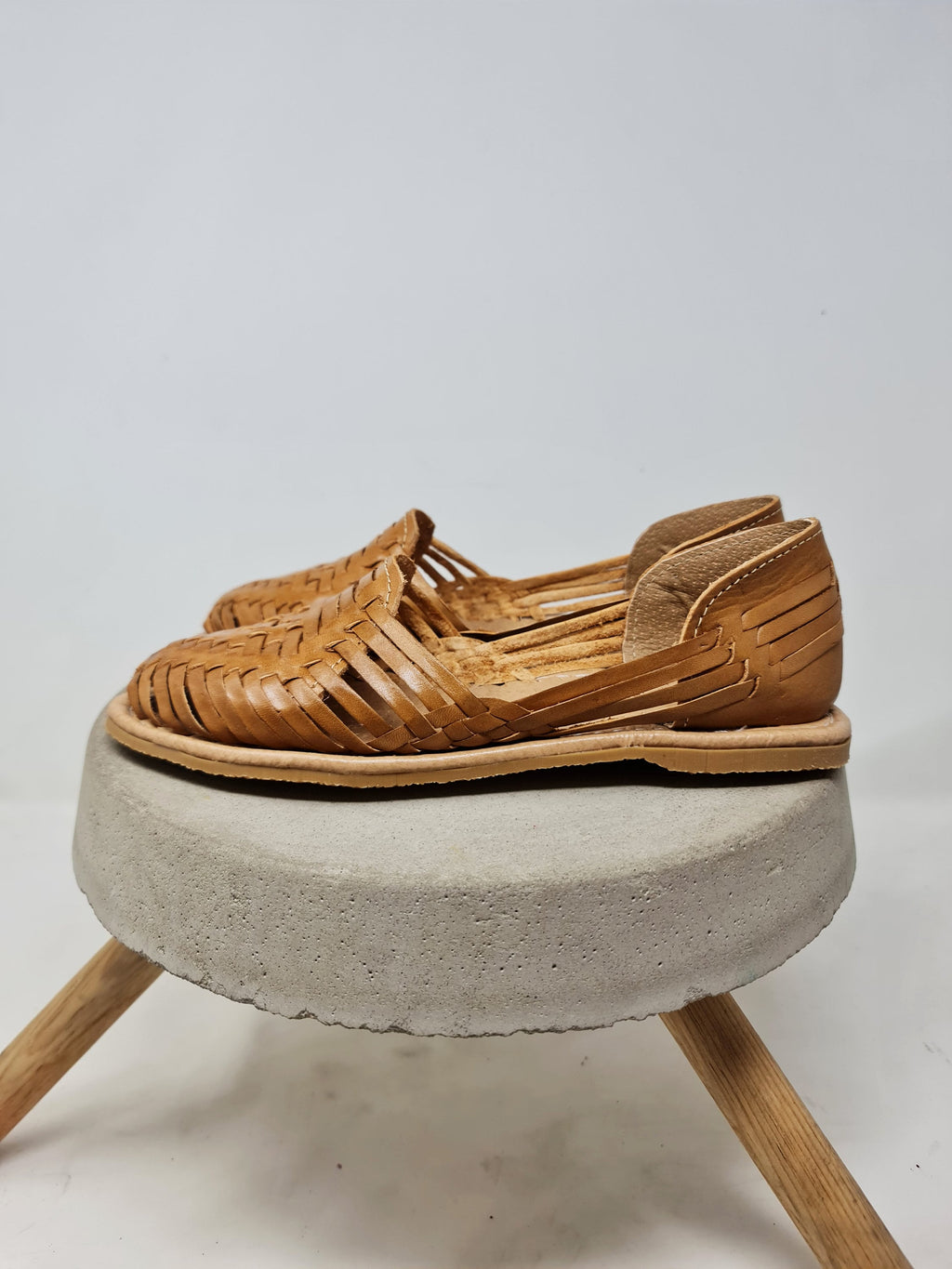 Women's Mexican sandals, handmade brown huaraches from Mexico