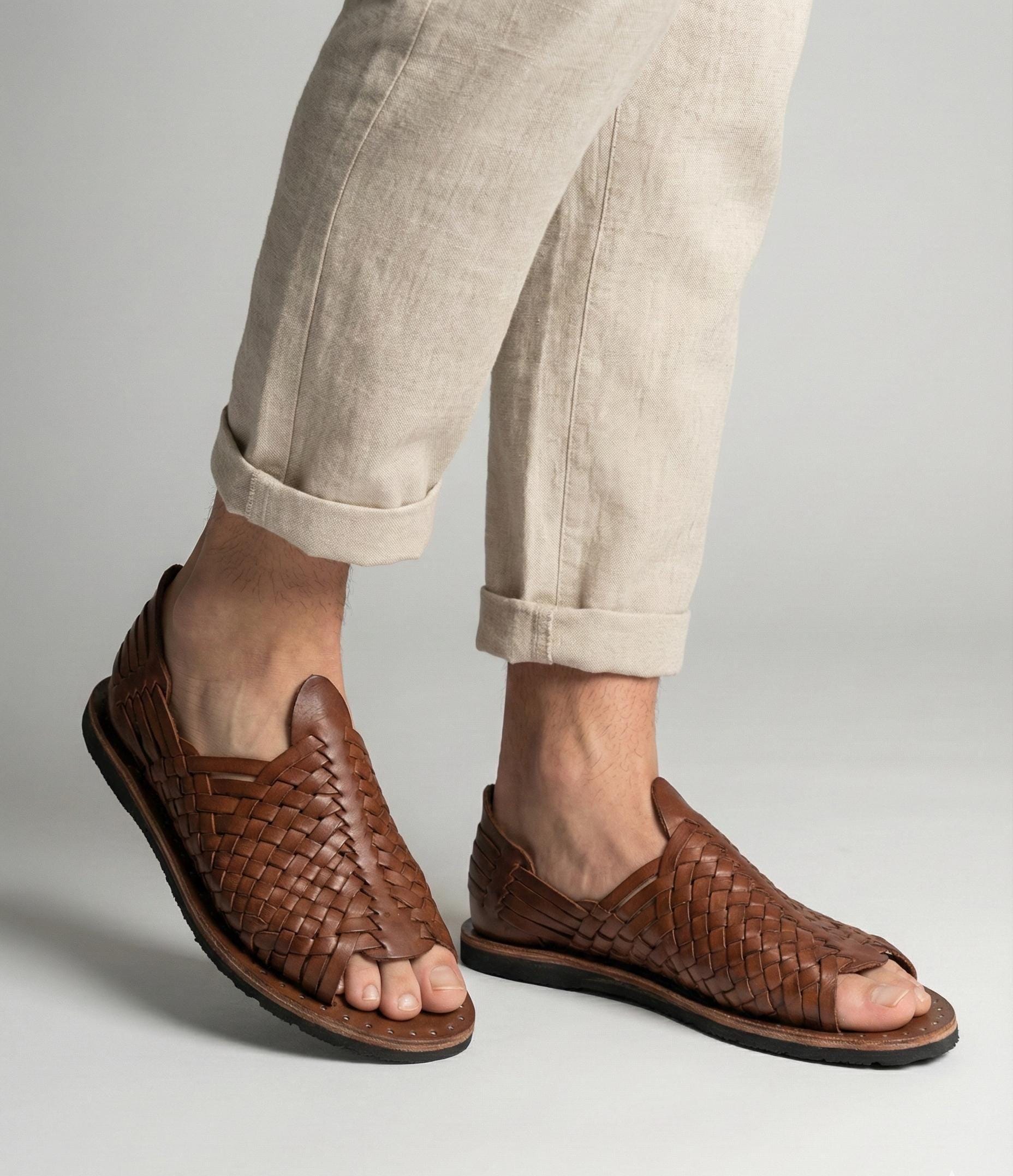 Classic Men's Huaraches with Durable Tire Sole - Tough and Long-Lasting