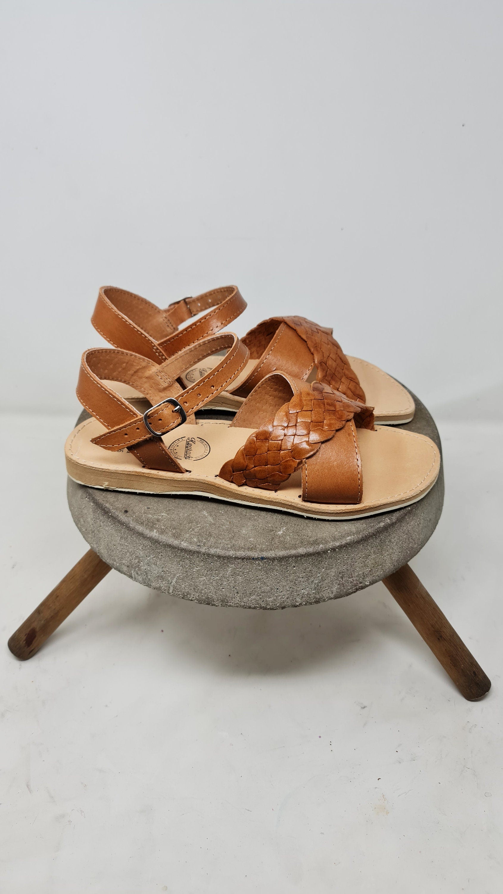Women's leather huaraches, handmade Mexican sandals for women