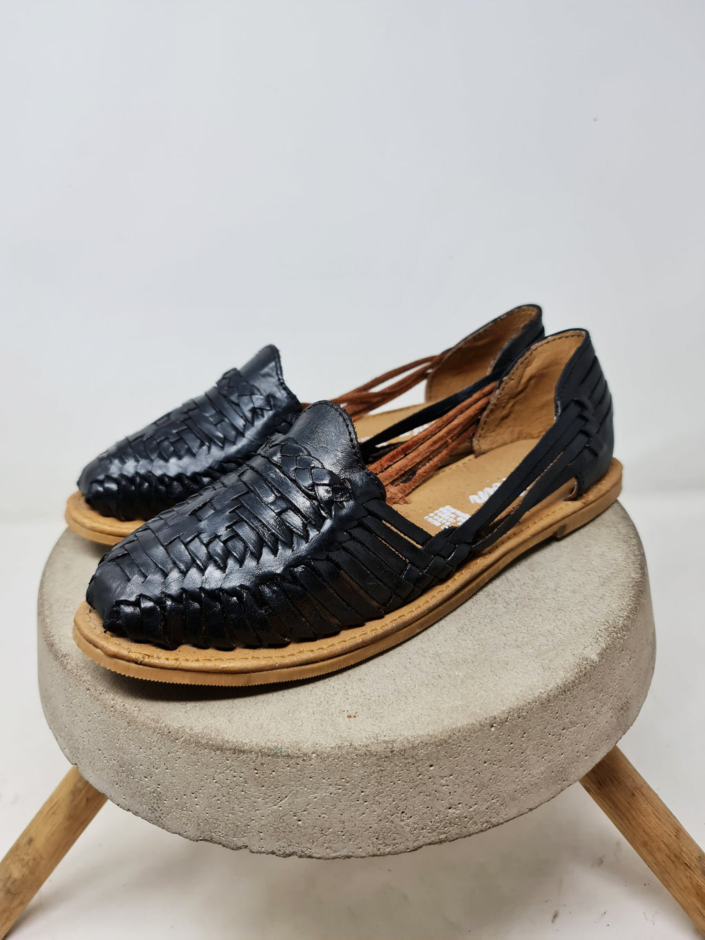 Women's black Mexican huarache sandals