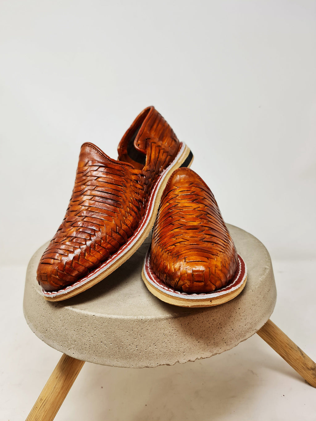 Men's hand-painted Mexican huaraches, side view
