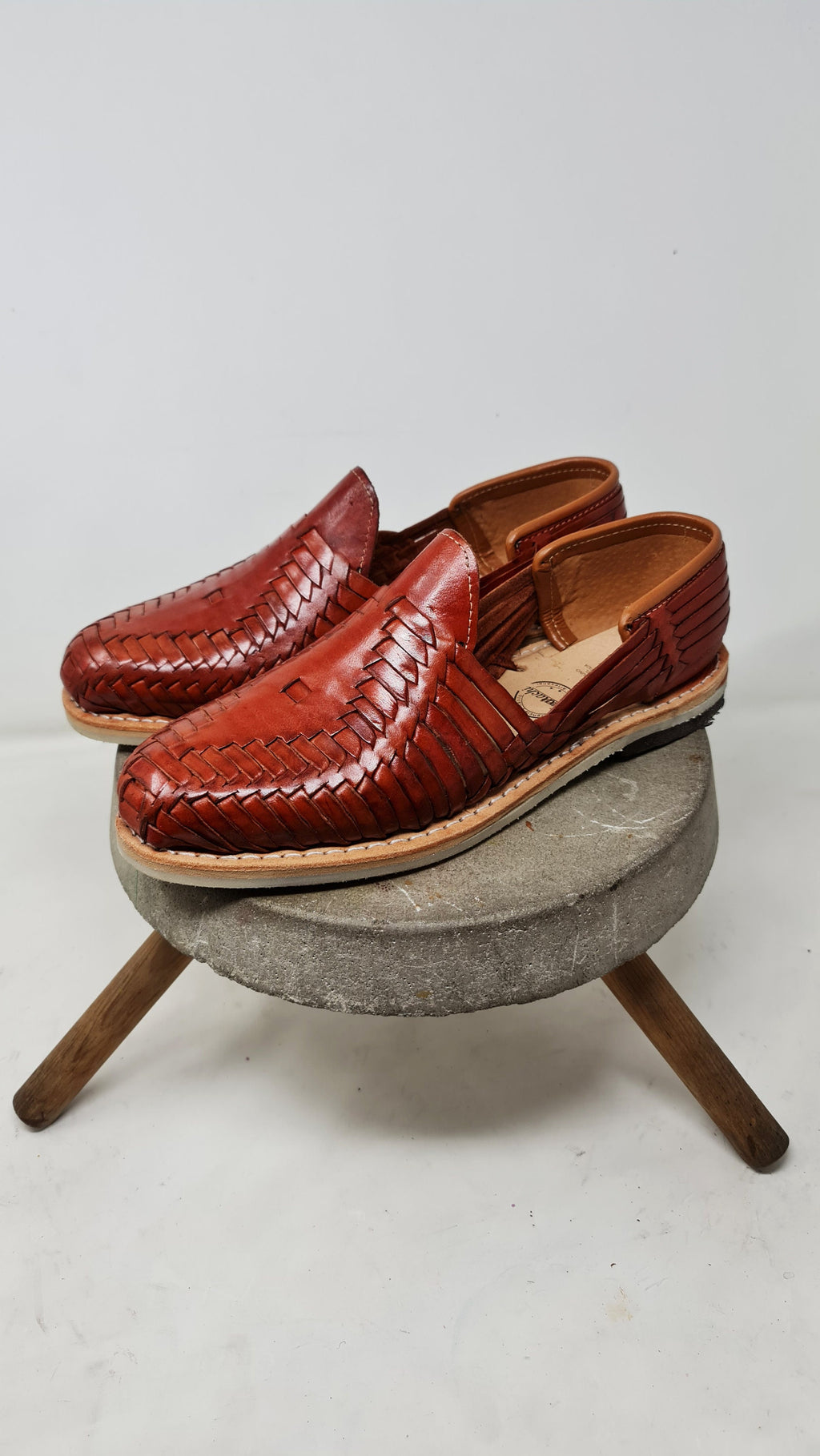 Huaraches Mexicanos Cerrados para Hombre en Marrón - Calzado Artesanal