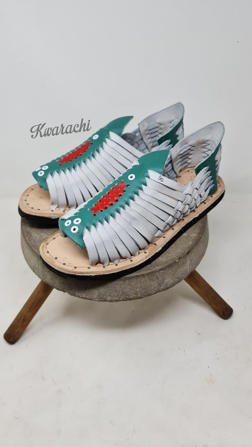 Men's white strap huaraches. Mexican sandals with tire sole